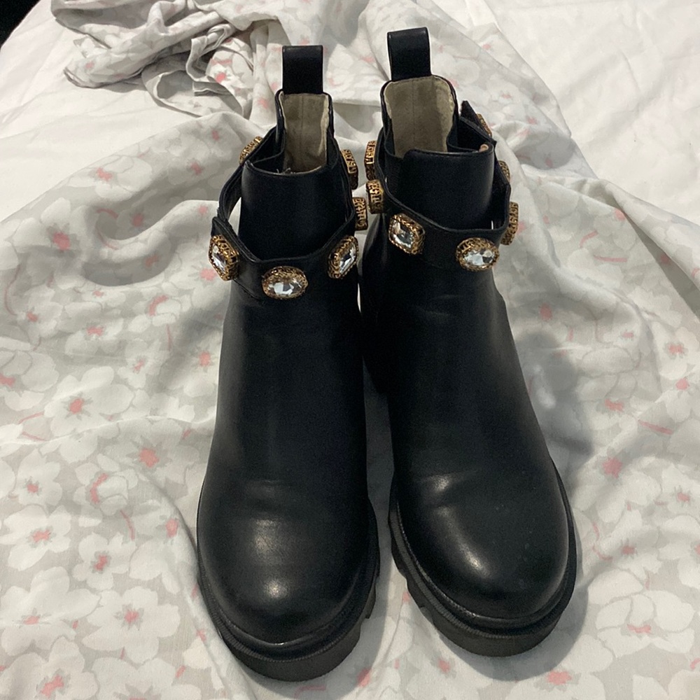 Steve Madden amulet boots